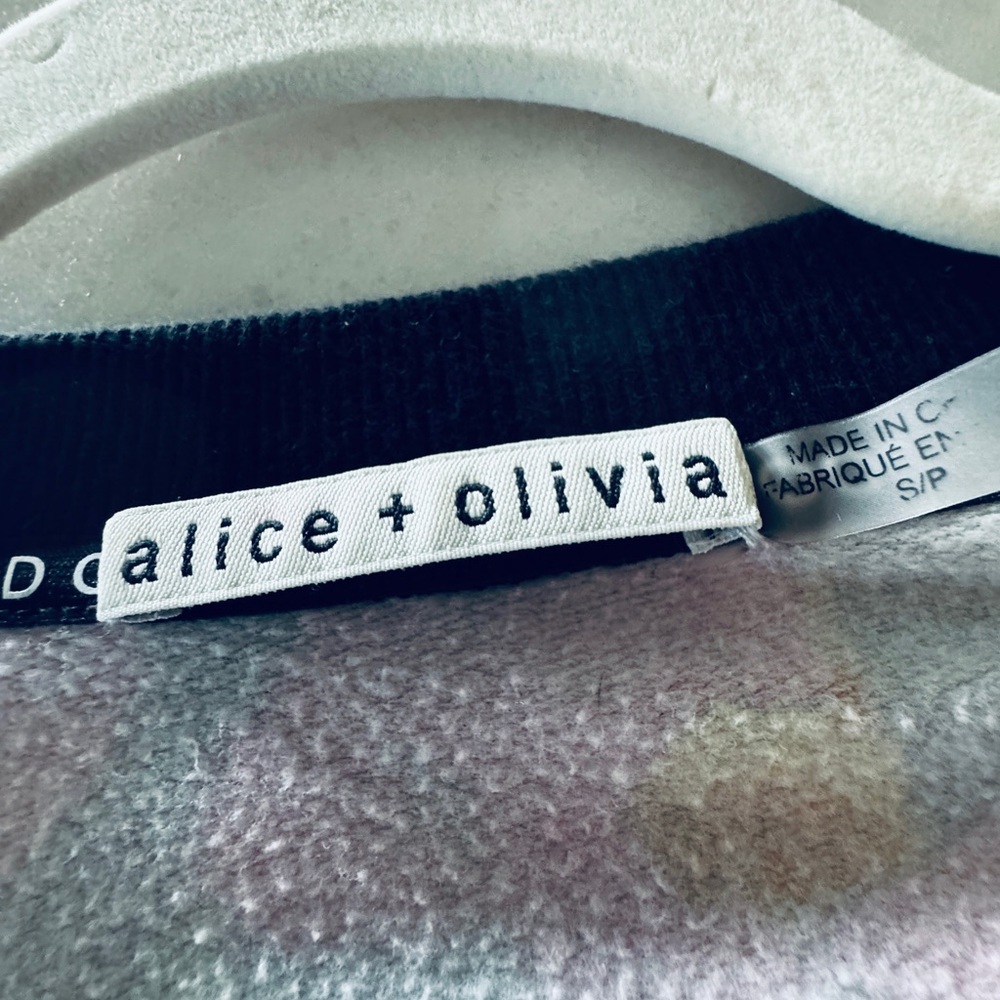 Alice + Olivia Gaia Blouson Sleeve Sweatshirt - Picture 7 of 13
